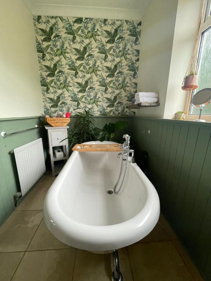 King Size Bed & En Suite Rolled Top Bath Private Lane Harrogate Eksteriør billede